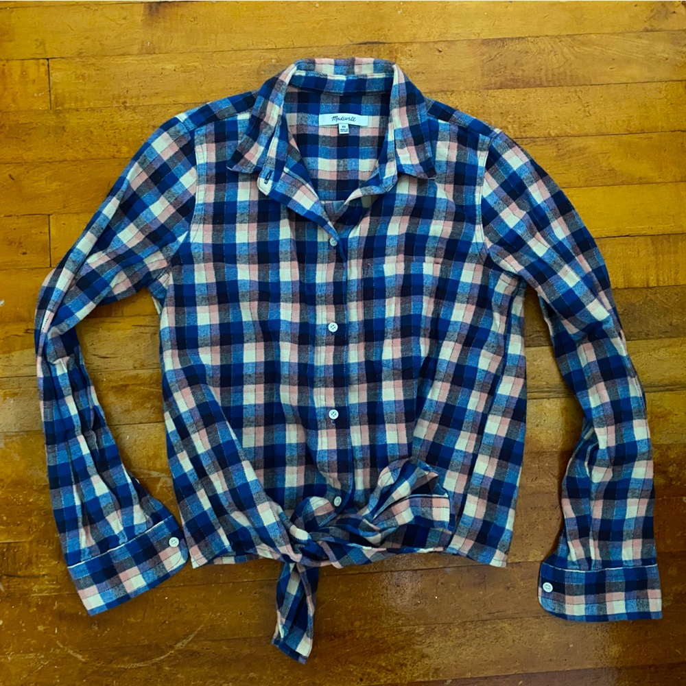 Madewell plaid flannel with front tie. Size xs.